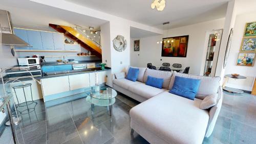 Los Lagos Apartment | Marfolin 06