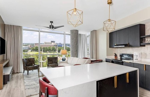 Downtown Atlanta Condo | Margaritaville Vacation Club Atlanta | King Studio