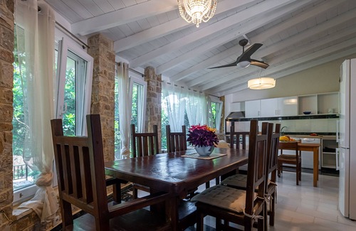 Elia Apartment | Maria Elena Villas