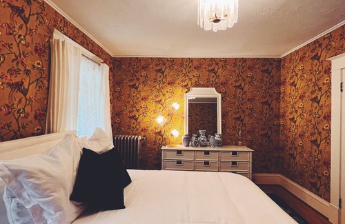 Logan Bed & Breakfast | Marianna Stoltz House