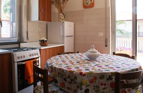 Stazzo House | Marigré beautiful vacation home by the sea, garden, relaxation, Wi-fi & terrace overlooking Etna