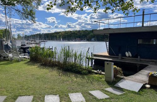 Westend Boat Rental | Marina Hausboote und Seelodge