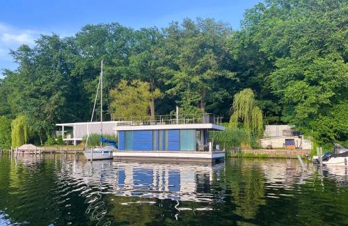 Westend Boat Rental | Marina Hausboote und Seelodge