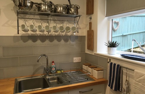 Cowes House | Marina House: lovely coastal home. Cowes, IOW (sleeps up to six guests).