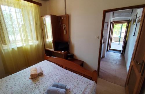 Sveti Jakov Apartment | Marina