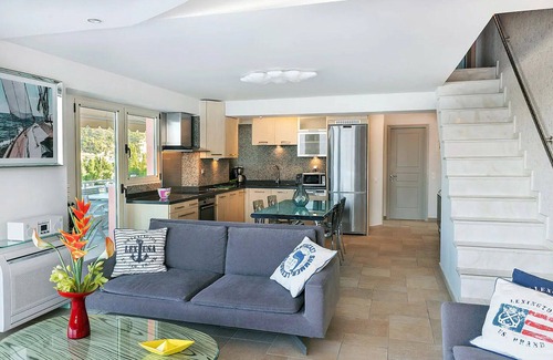 Kato Diminio Apartment | MARINA VIEW Luxury Sea Front Apartment