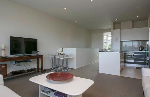 Taupo Apartment | Marinaside Villa - Taupo Holiday Apartment