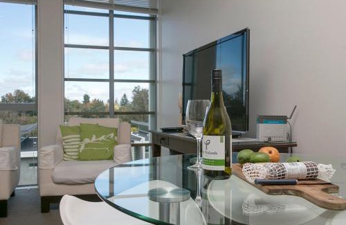 Taupo Apartment | Marinaside Villa - Taupo Holiday Apartment