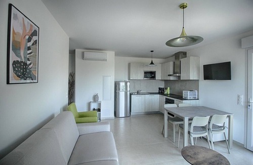 Marine de Saint Ambroggio Apartment | Marine de Sant'Ambroggio - Modern apartment with sea view - F2 A MARINA 1