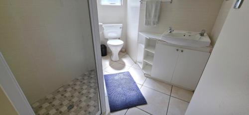 Ramsgate Beach Apartment | Marine Glen 6 - 6 Sleeper - Next to Ramsgate Famous Waffle House!