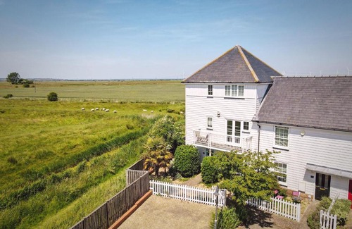 Camber House | Marine House