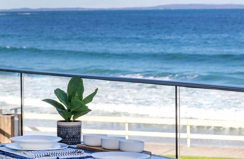 Mollymook Apartment | Mariners 6 - Beachfront studio apartment with breathtaking coastal views