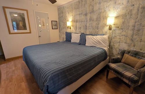 Valle Bed & Breakfast | Mariposa #3 .