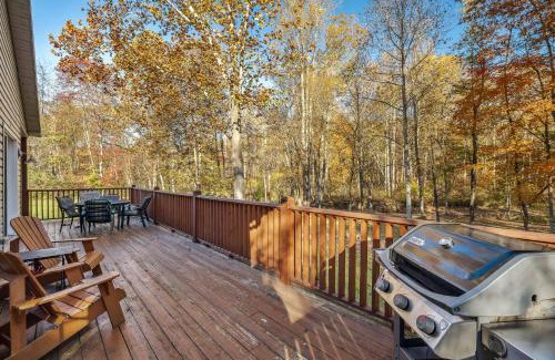 Berkeley Springs Ski Chalet | Mariposa Moon Cottage at Sleepy Creek - Wifi, Deck, Fire Pit, Creekside, View