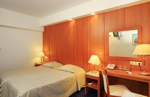 Cove Tri Zala (Zrnovo) Hotel | Marko Polo Maradiso Hotel by Aminess