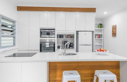Towradgi House | Marlos Escape A Generous Haven for Couples