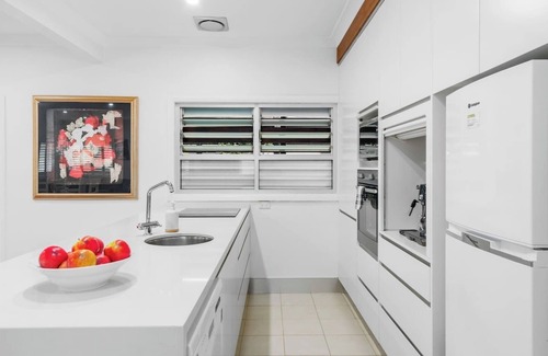 Towradgi House | Marlos Escape A Generous Haven for Couples