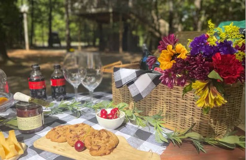 Eufaula Cabin | Marlowe Treehouse - Surrounded by nature in Eufaula, OK