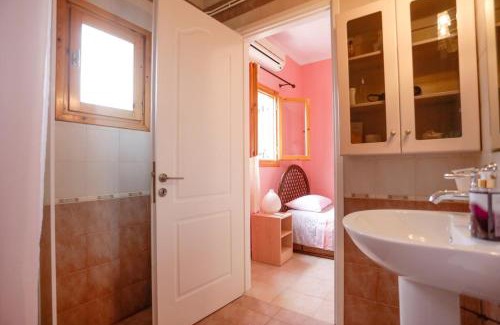 Kropia Apartment | Marousa's Country House 12 minutes from Athens Airport