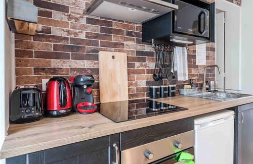 Bras de Fer House | Marquise Barbot