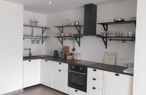 Marseillan Apartment | Marseillan Waters-edge. South-facing terrace. 13-23 Sep or 23 Sep-1 Oct possible