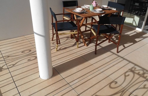 Marseillan Apartment | Marseillan Waters-edge. South-facing terrace. 13-23 Sep or 23 Sep-1 Oct possible