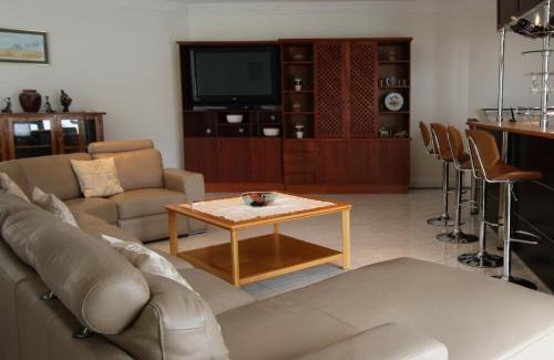 Bluewater Bay House | Martha's Guesthouse