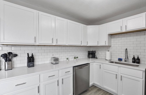 Mokena House | Marvel - 4BR’s, 2 BA & Game Room