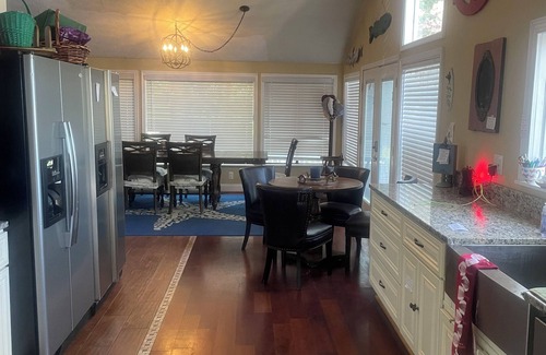 Livingston Apartment | Marvelous Master on the Water at Lake Anna with Tv and Full Bathroom
