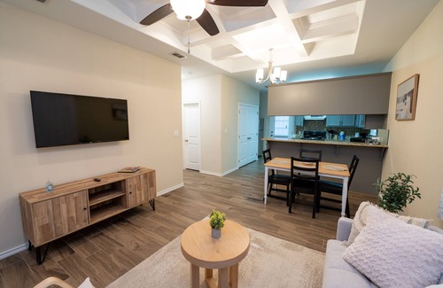 Edinburg House | Marvelous Pet Friendly Comfortable Townhome with Private Terrace!