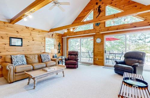 Pine River Pond House | Marwood Lake Cottage