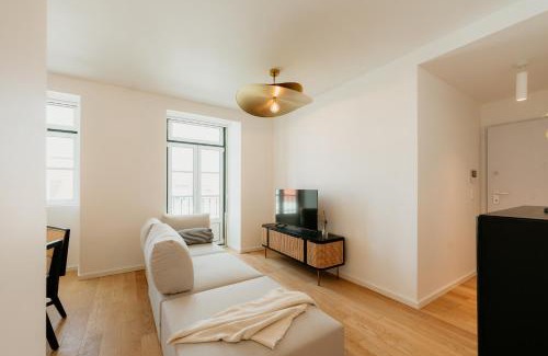 Santo Condestavel Apartment | Mary Pink - NO 3C - Sublime Two-Bedroom Apartment