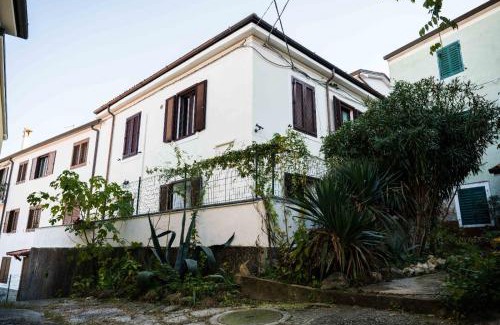 Muggia House | Marylin & Elvis