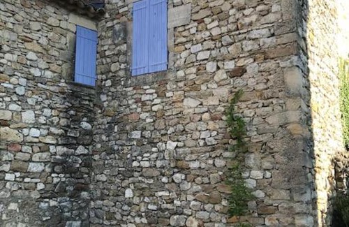 Saint-Laurent-de-Carnols Apartment | Mas de la Calade