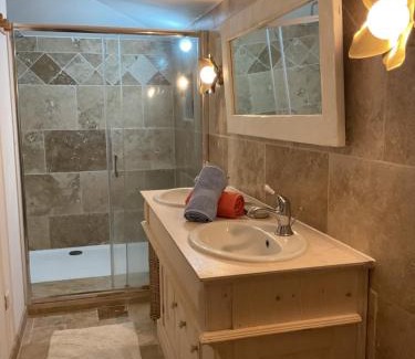 Tavernes Bed & Breakfast | Mas des Lavandes avec vue & Piscine en Provence, 15 min des gorges du Verdon VAR