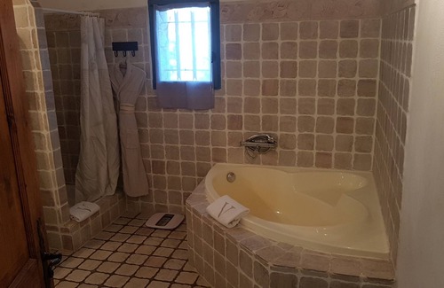 Eygalieres Other | Mas des Rabassos at the foot of the Alpilles nature park