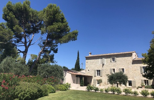 Caromb House | Mas Provençal amidst vineyards, heated swimming pool 19m x 6m, WIFI