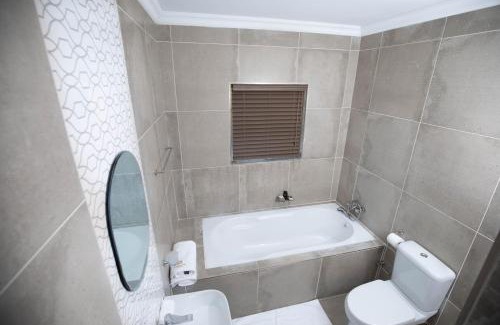 Thorny Bush Game Reserve Hotel | Masingitana Hotel