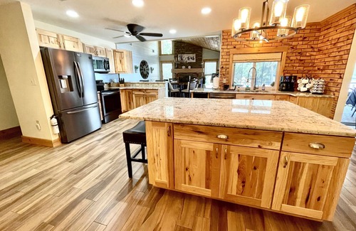 Old Homosassa House | Mason Creek Lodge - Waterfront Pool Home - Fishing - Scalloping