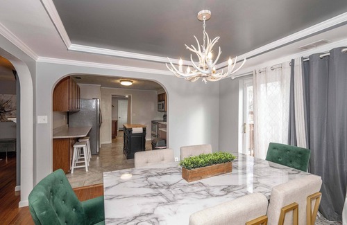 Mason House | Mason Marvel: Luxe Stay with Pool & Hot Tub