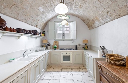 Fasano Villa | Masseria Bouganvillea by Rentbeat