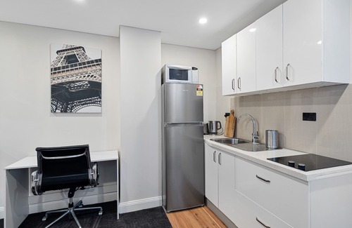 Surry Hills House | Massive 9 Bed, 3 Bath, 2 Kitchen. $4 Million Mansion - City Centre, Home Cinema!