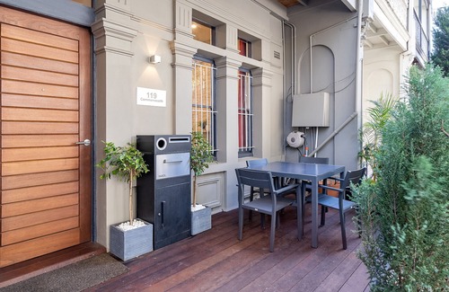 Surry Hills House | Massive 9 Bed, 3 Bath, 2 Kitchen. $4 Million Mansion - City Centre, Home Cinema!
