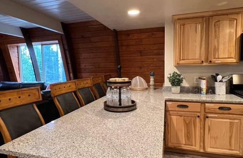 Steam Engine Meadows Cabin | Massive Family Cabin | Ski in Ski Out + Games