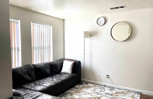 Boyle Heights House | Master Bedroom In Boyle Heights Private Community