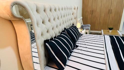 Al Barsha 1 House | Master Room with attach Bathroom Near Mall of the Emirates