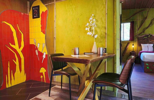 Laurelville House | Master Sculptor's Art Bungalow Hocking Hills