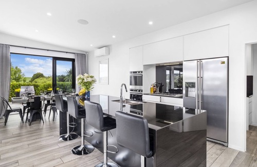 Matakana House | Matakana Retreat - Matakana Holiday Home