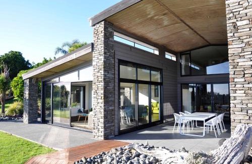Tutukaka Cabin | Matapouri & Tutukaka Spectacular Coastal Views- Aroha Luxury Guest Suite