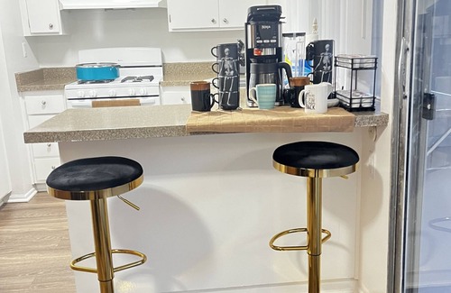 Southeast Anaheim Apartment | Matarma Loon a stone through away from downtown Disney